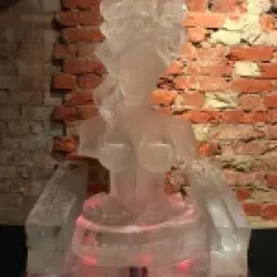 Harlotts-2-bust